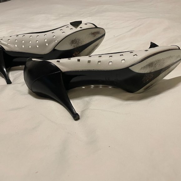 Black and White Almost New Elman Heels Size 40 - Picture 5 of 7